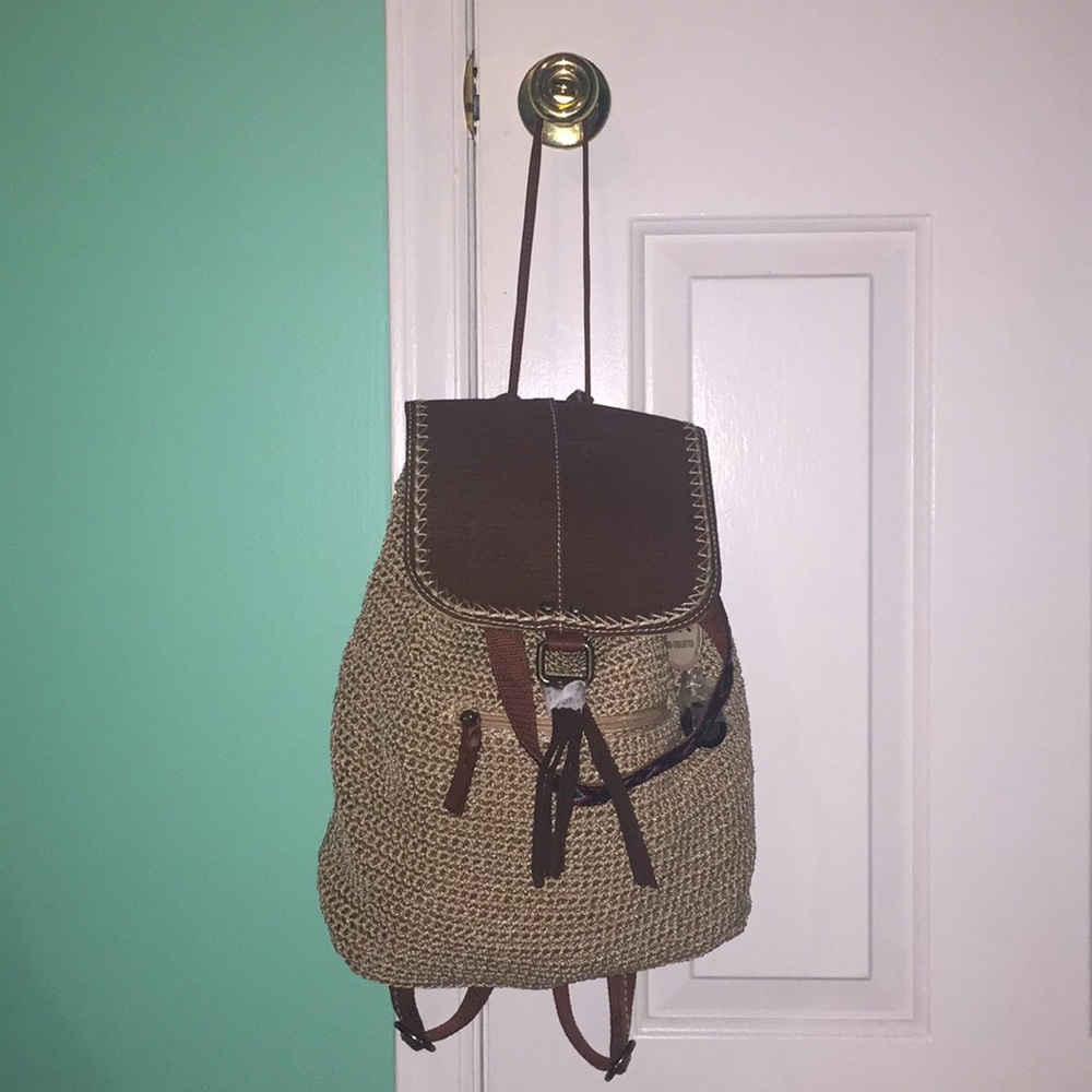 😍 NWT Hand-crocheted Convertible Backpack/Purse